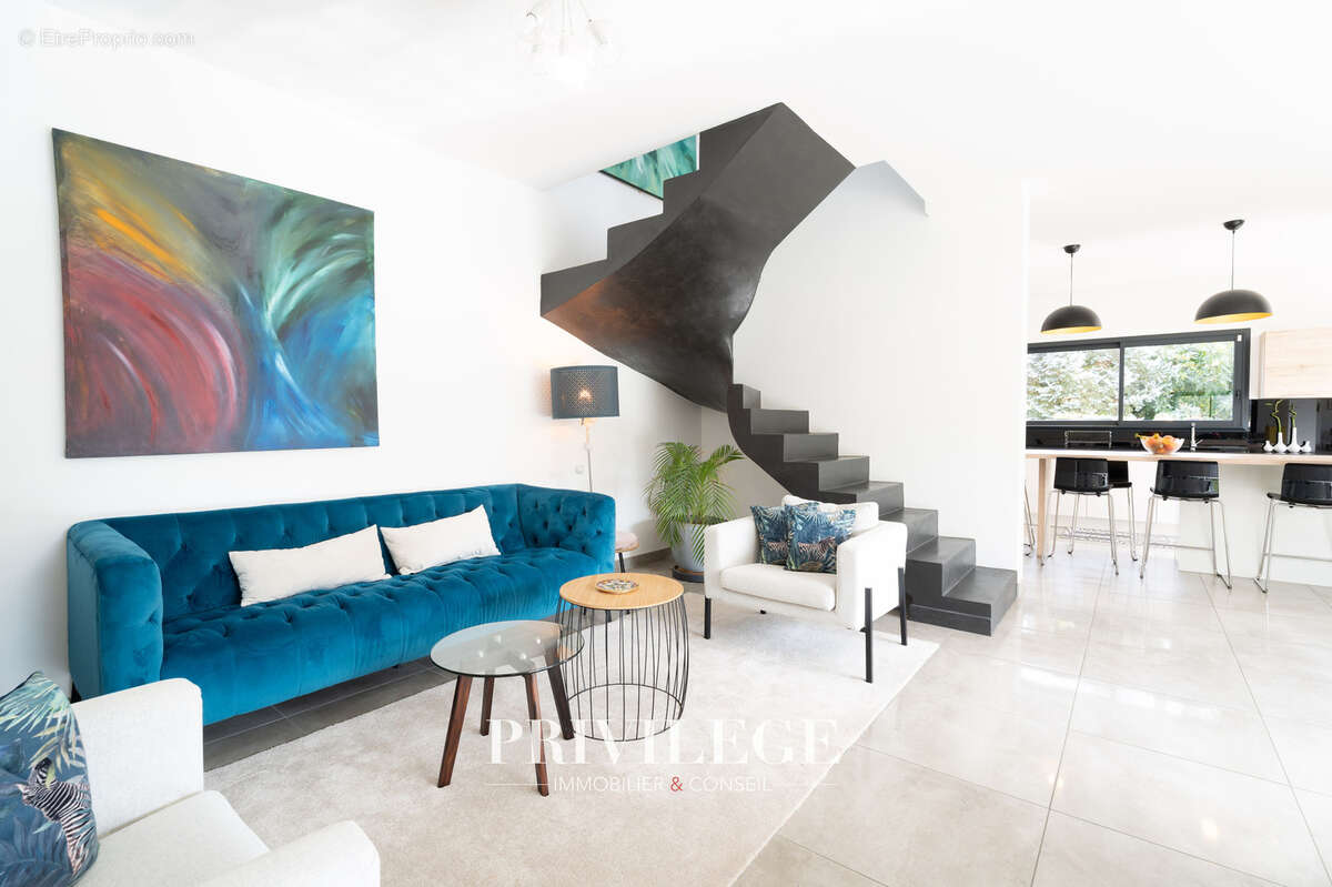 Maison à SAINTE-FOY-LES-LYON