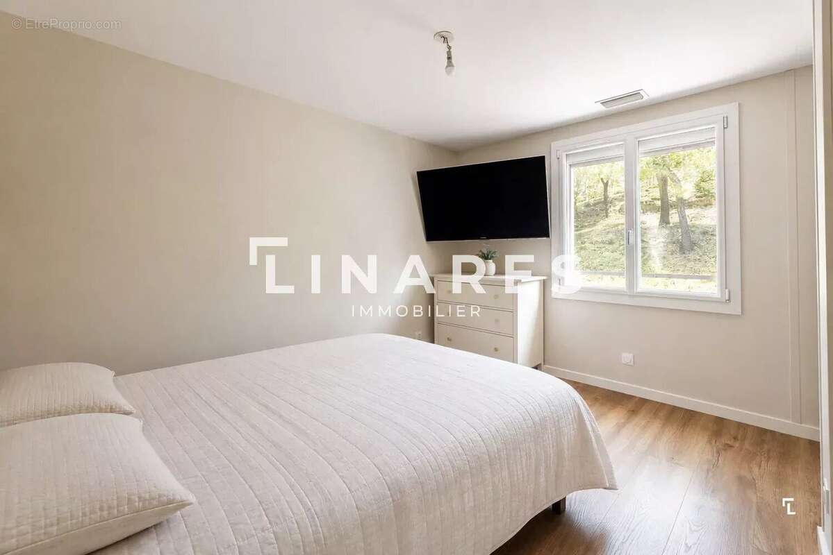 LA DOUCEUR - Villa T5 de 137m² - Piscine - Garage de 20m² - Terrain de 498m² - 13011 PARC DES 7 COLLINES - photo 9