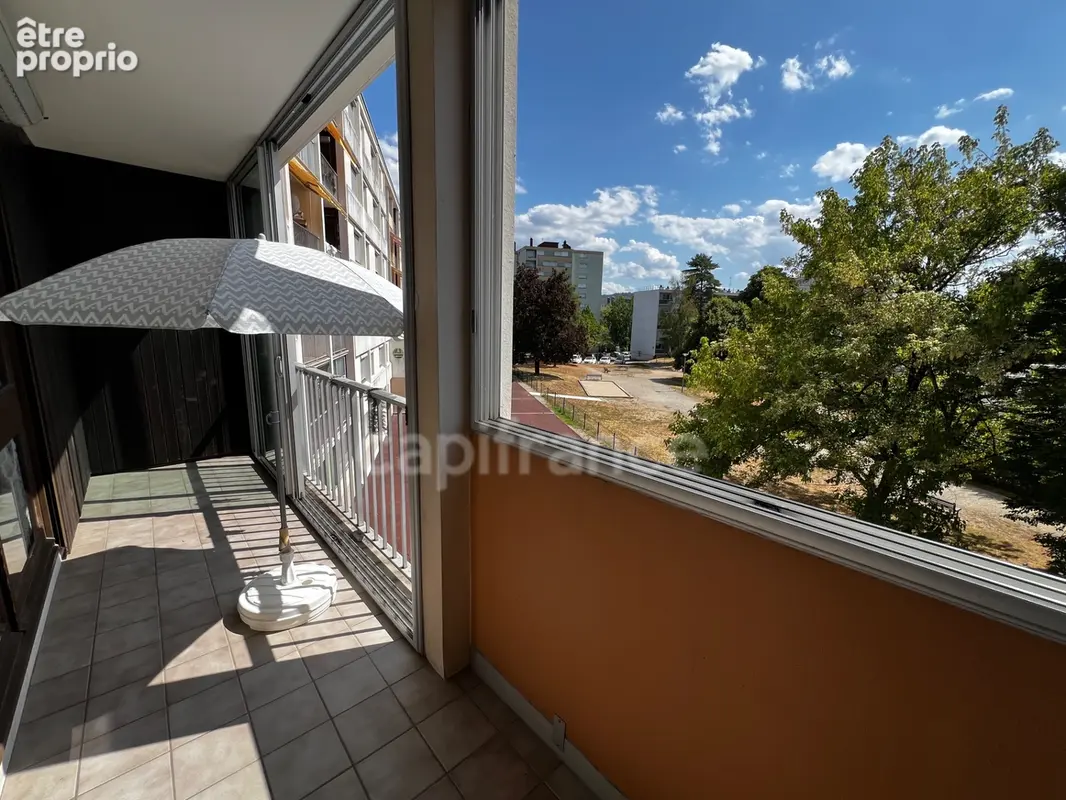 Appartement à vendre 4 pièces LONS LE SAUNIER (39) - photo 8