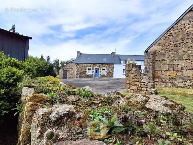 Maison à CARHAIX-PLOUGUER