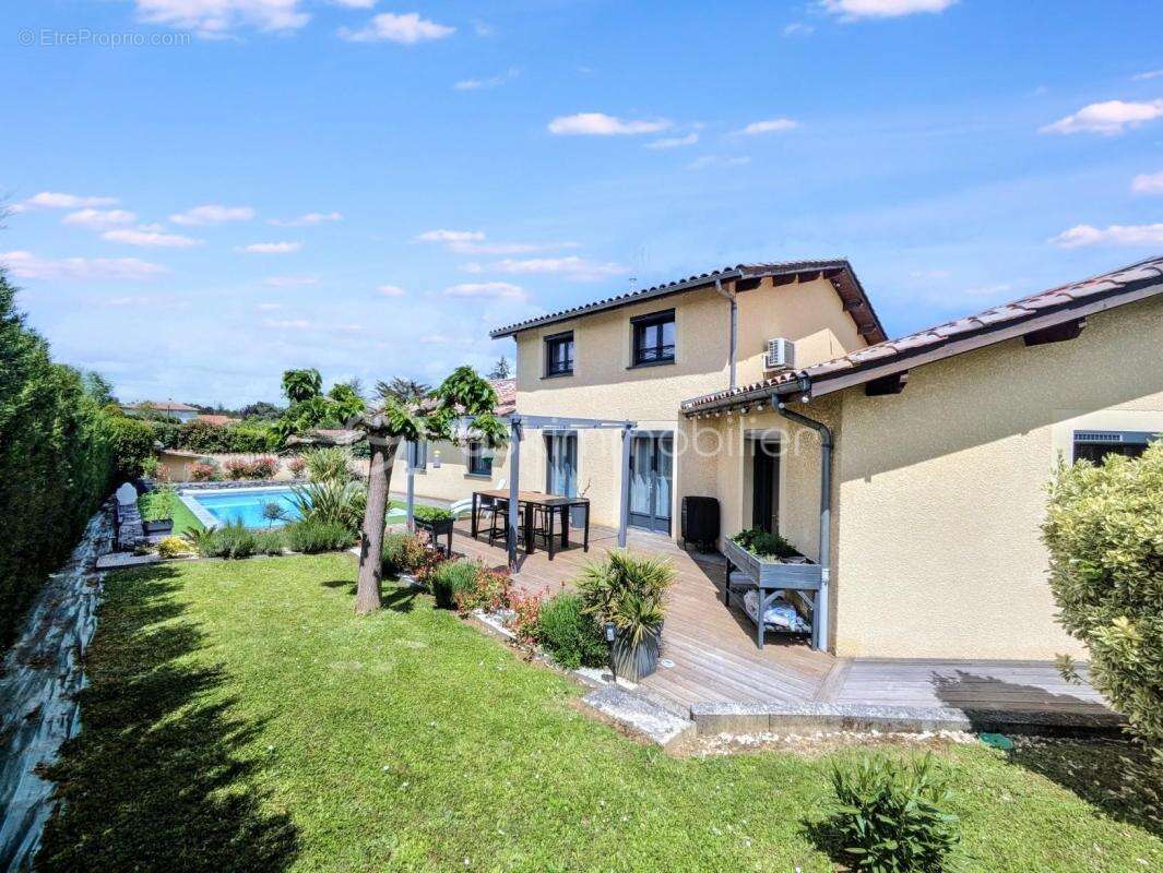 Villa d’architecte contemporaine avec piscine et domotique – 226 m² - photo 3