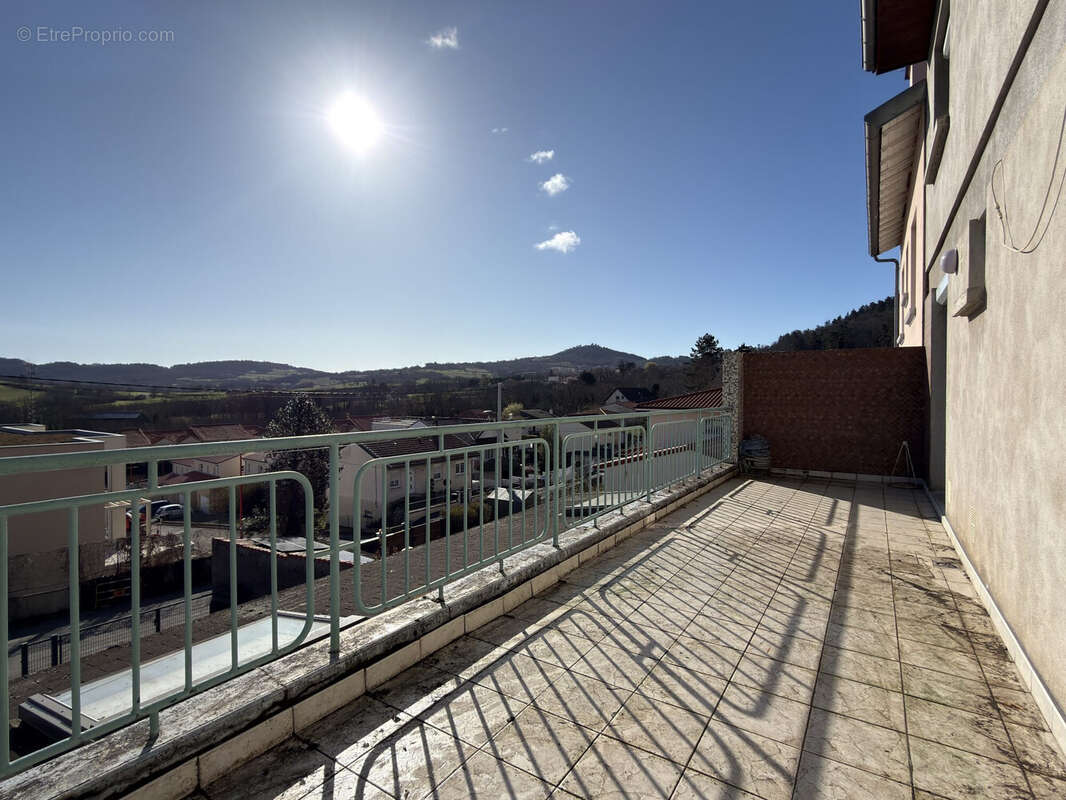 Maison 244 m² à Ceyrat  - photo 3