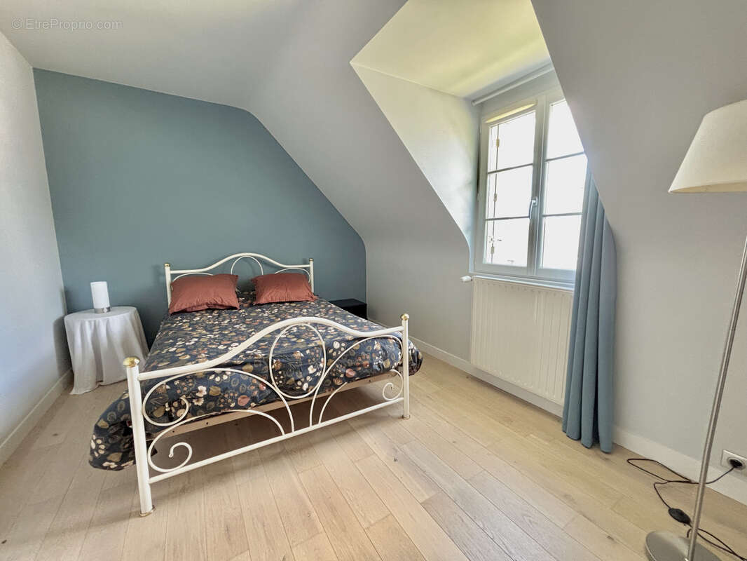 Maison à SAINT-CYR-SUR-LOIRE