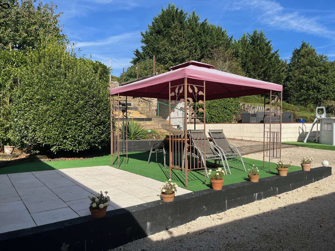 La Coquille maison avec une chambre d’hôte, gite, plusieurs dépendances et jardin - photo 5