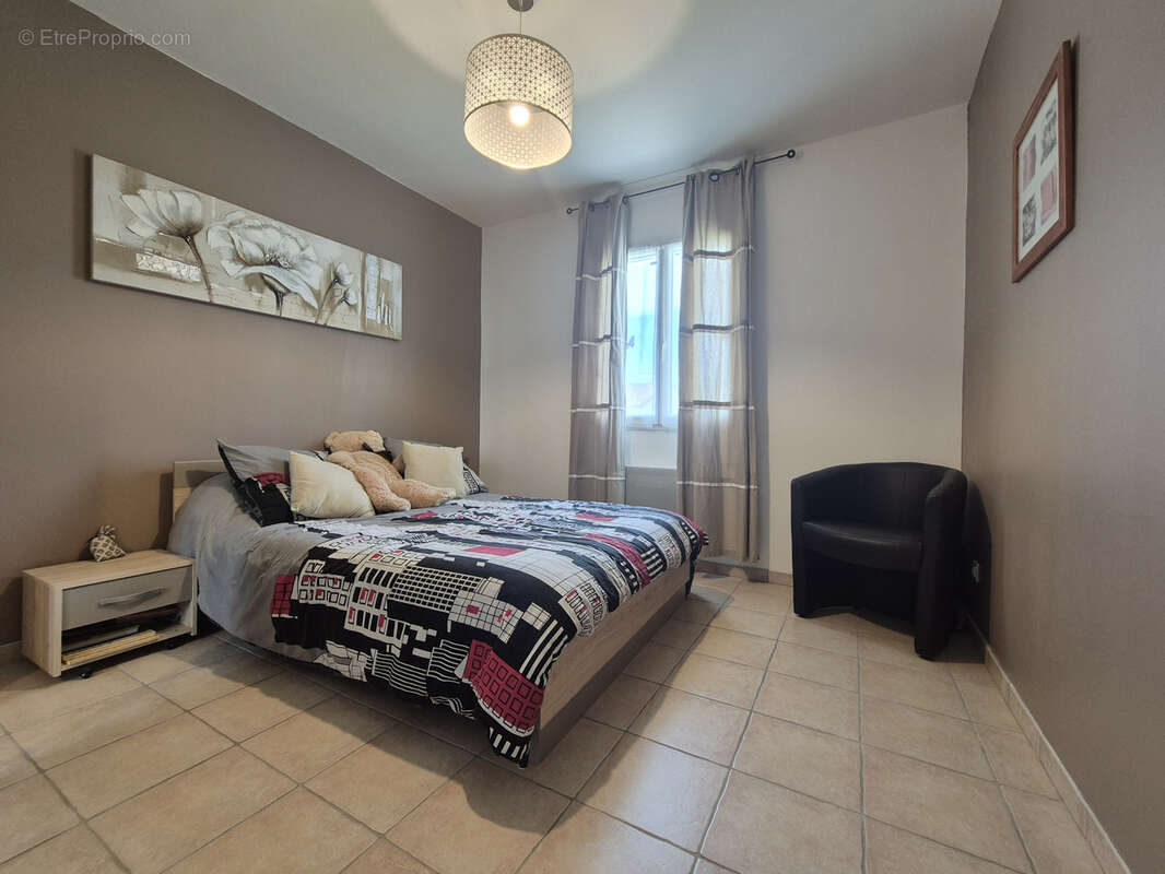 Maison à REGUSSE