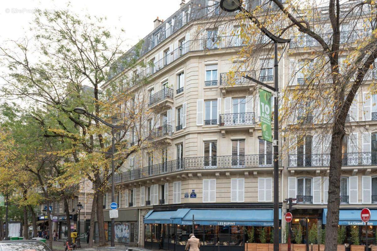 Appartement à PARIS-10E