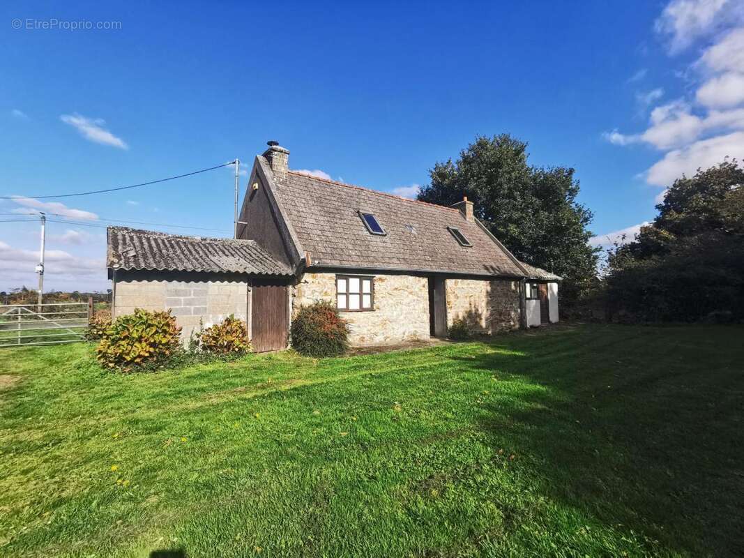 Maison à PRAT