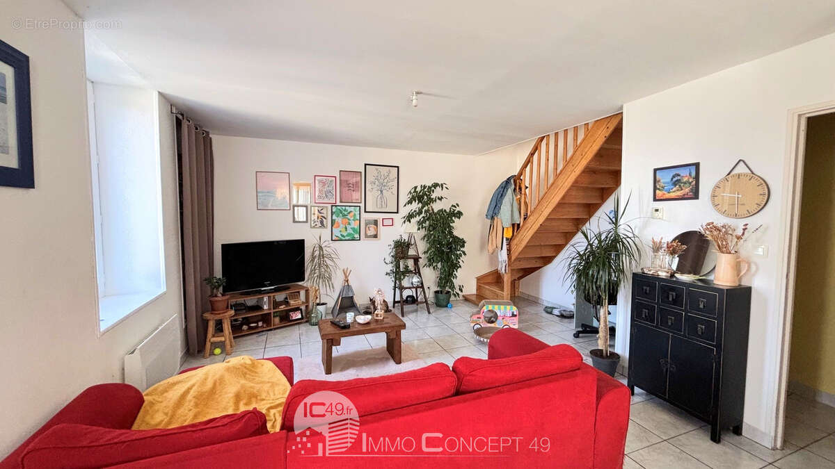 Appartement à CHAMP-SUR-LAYON