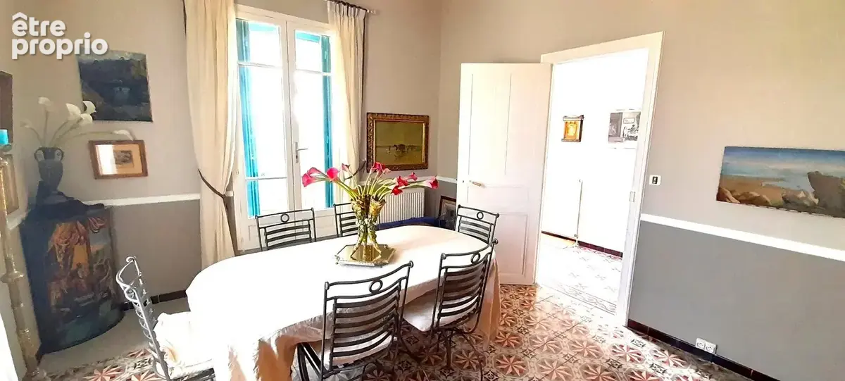 Superbe maison de vigneron avec grand garage, terrasses et jardin. - photo 5