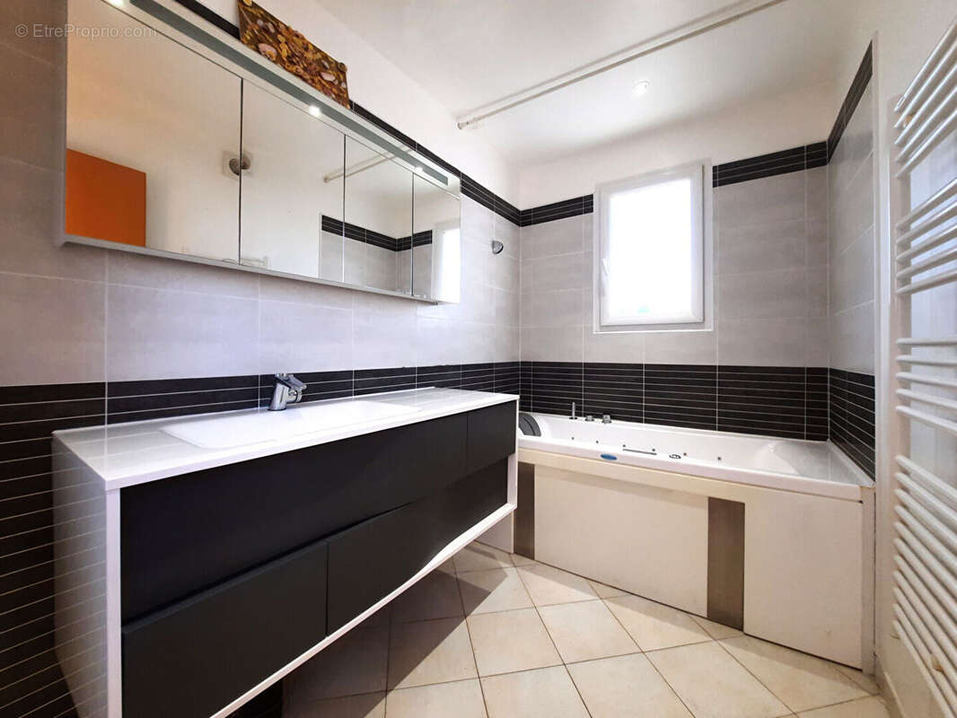 Maison à VILLENEUVE-LES-MAGUELONE