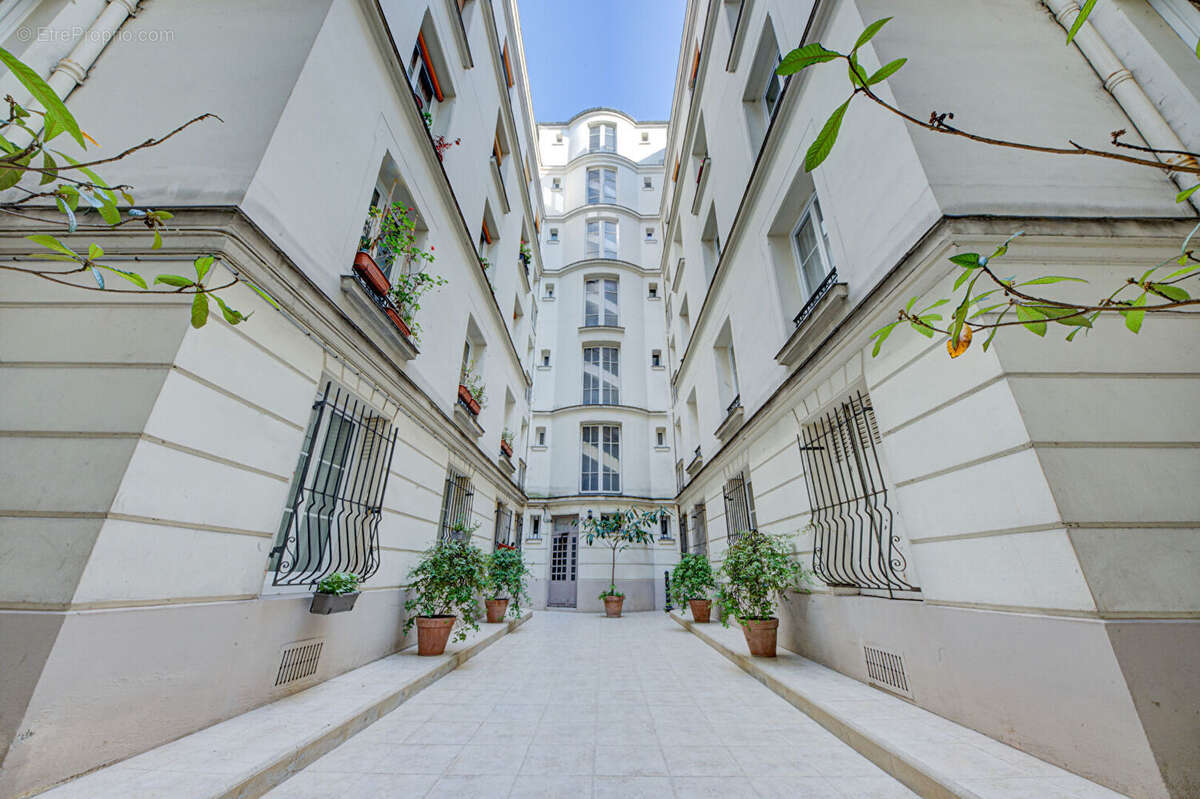 Appartement à PARIS-9E