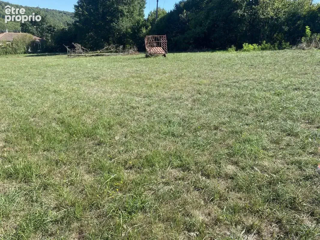 Photo Terrain à Chateau-L'eveque au prix de 40 000€