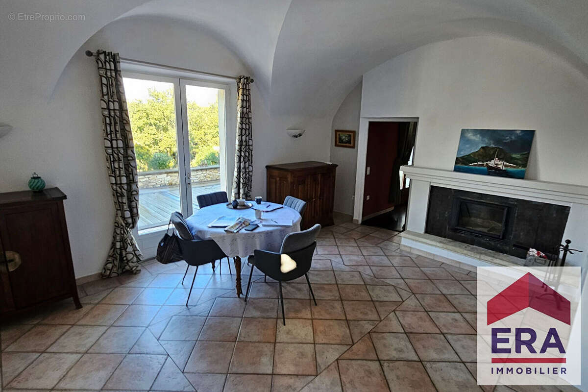 Maison à SAINT-PAUL-TROIS-CHATEAUX