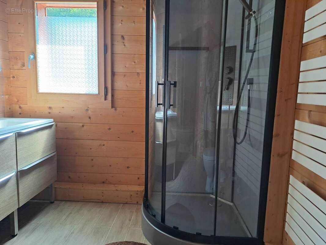 PREMANON : Chalet avec 2 logements et grand garge - photo 12