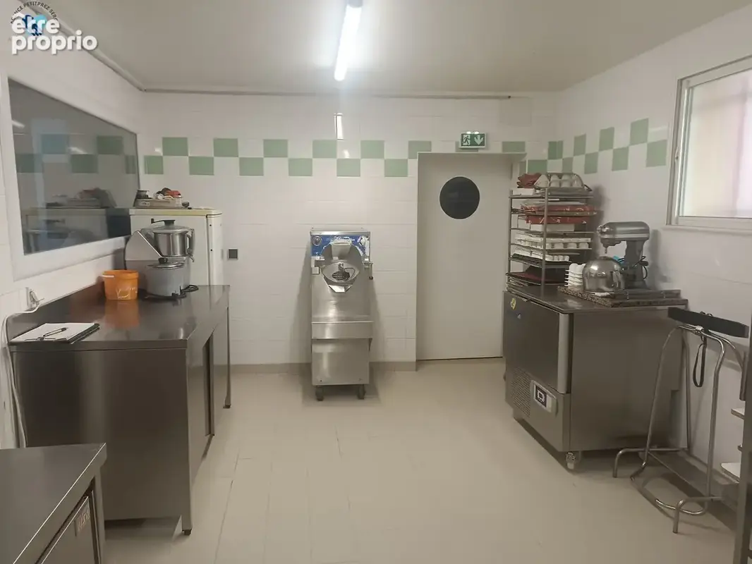 Commerce 380 m² à vendre à Campagne-D'armagnac (32800) - photo 9