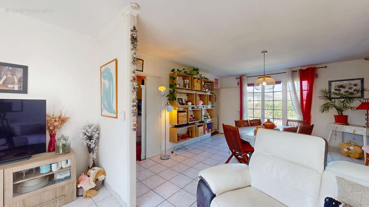 Maison à LESCURE-D'ALBIGEOIS