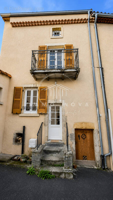 Maison à VEYRE-MONTON