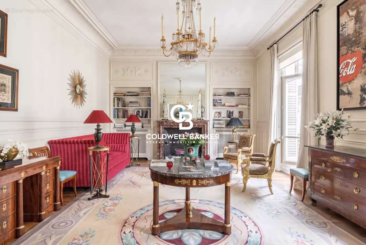Appartement à PARIS-16E