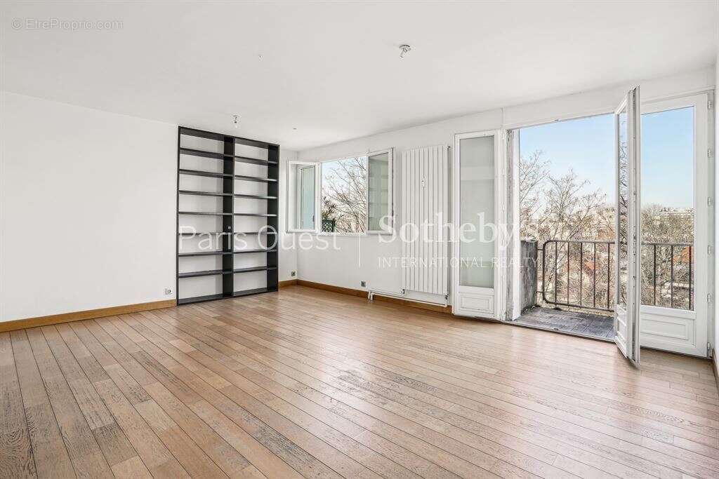 Appartement à NEUILLY-SUR-SEINE
