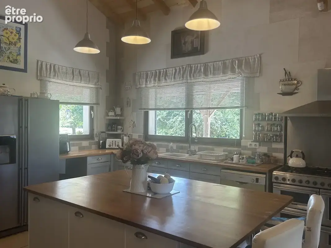 Maison d'architect avec étang, piscine, dépendances au calme. - photo 29