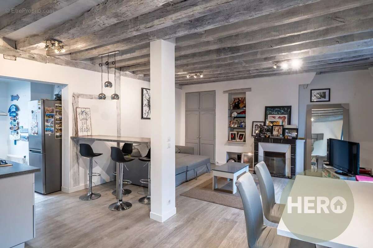 Appartement à NEAUPHLE-LE-CHATEAU