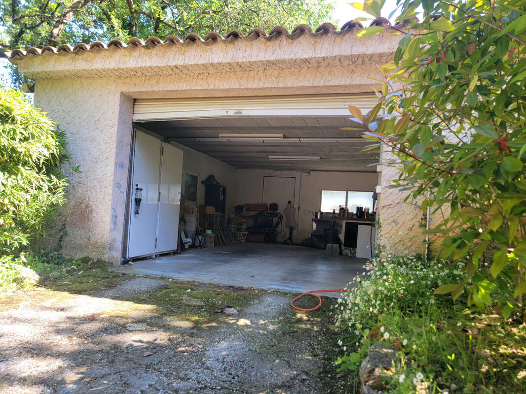 Maison à VALBONNE