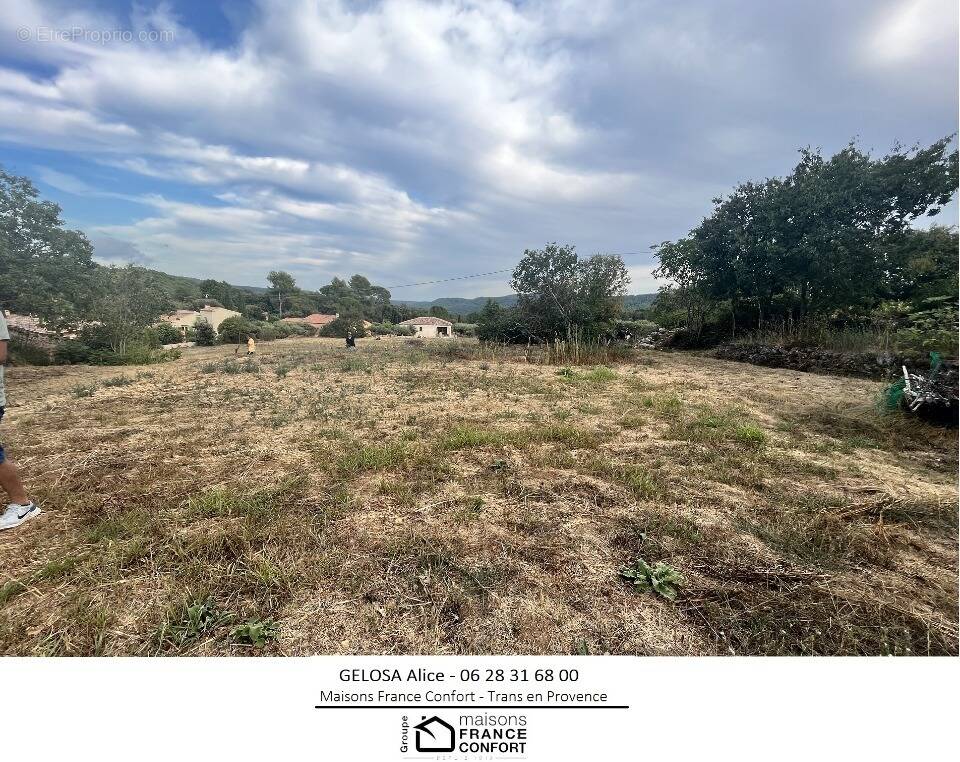 Terrain à SALERNES