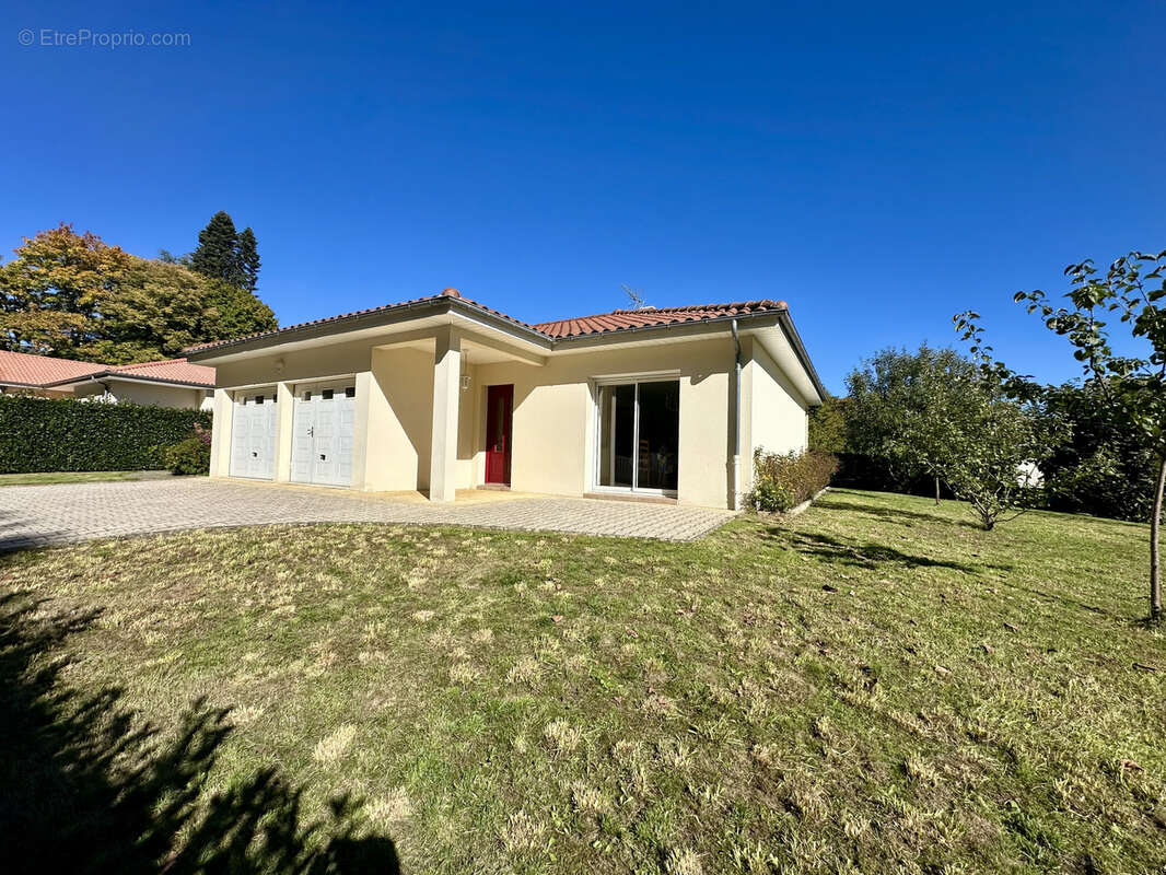 Maison à ARPAJON-SUR-CERE