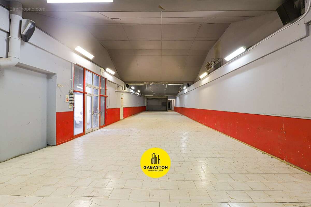 Commerce à MARSEILLE-8E