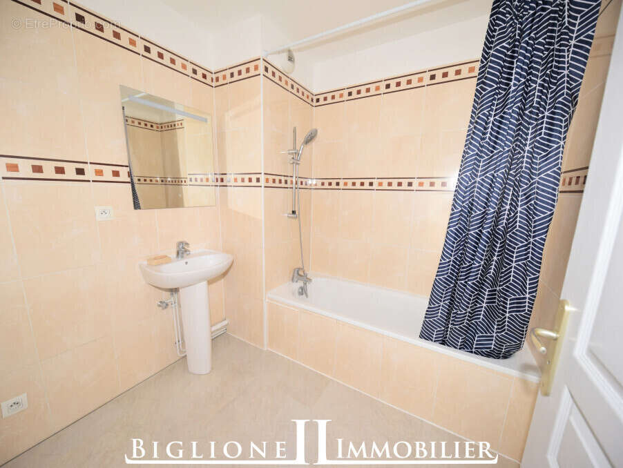 Appartement à VAUJOURS