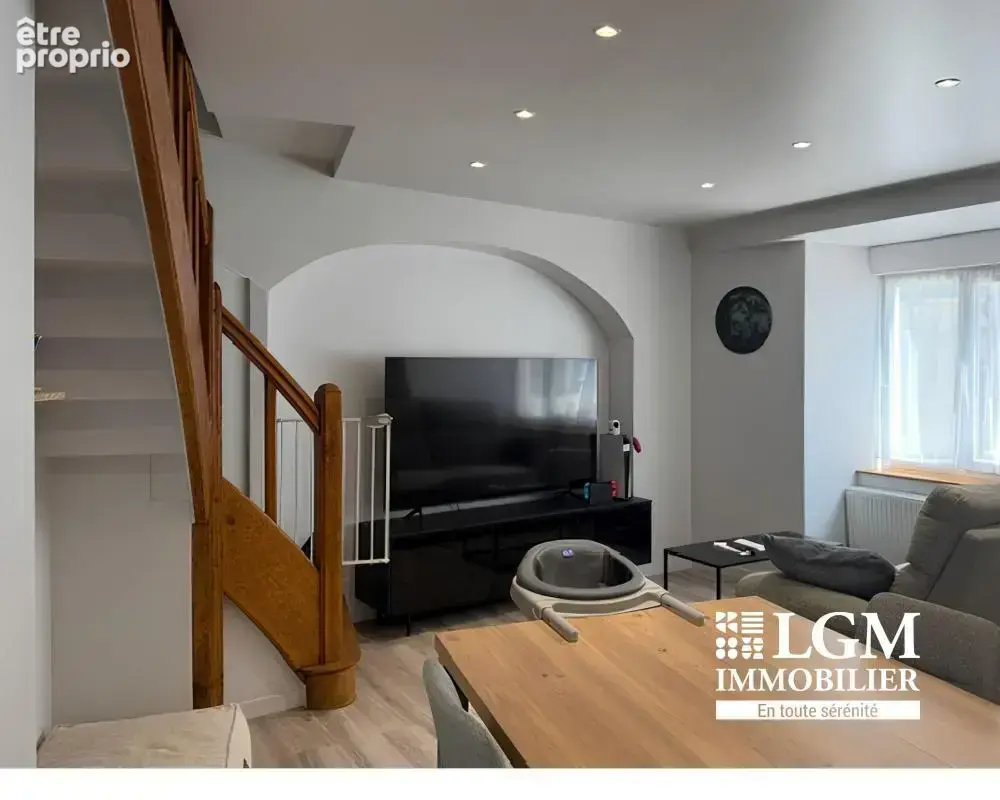 63730 LES MARTRES-DE-VEYRE, maison de bourg entièrement rénovée – 71 m², 3 pièces – - photo 3