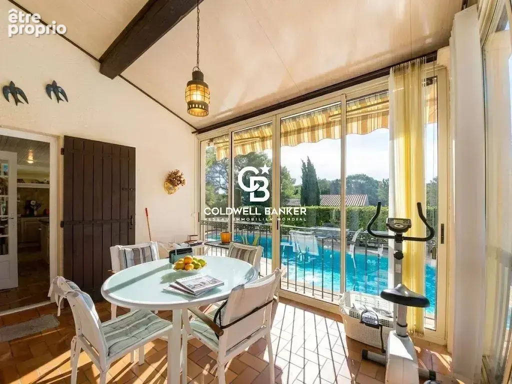 Fréjus — villa  avec piscine dans un quartier résidentiel prisé - photo 4