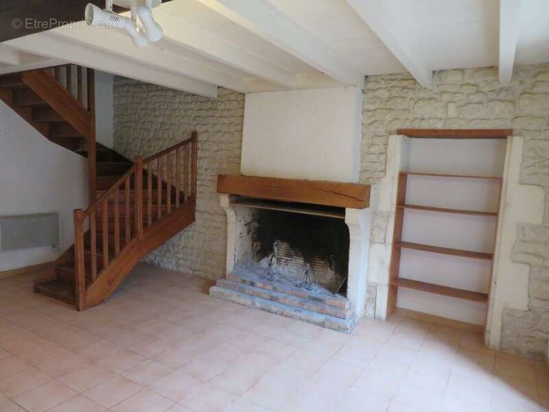 Appartement à SAINT-DENIS-DU-PIN