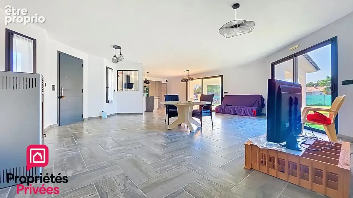 Arvert, maison récente de 143 m² sur terrain de 1 695 m² avec piscine et garage indépendant - photo 4