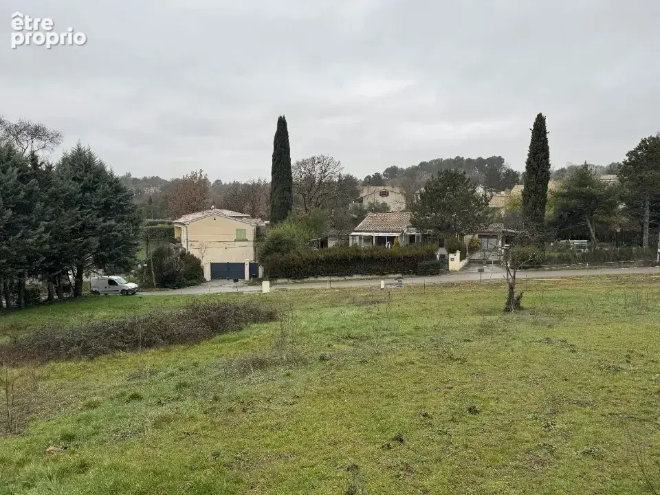 Photo Terrain à Pierrevert au prix de 155 000€