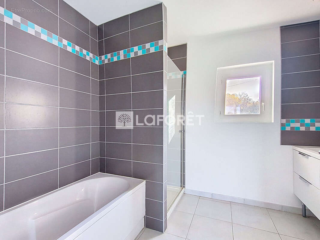 Maison à MONCLAR-DE-QUERCY