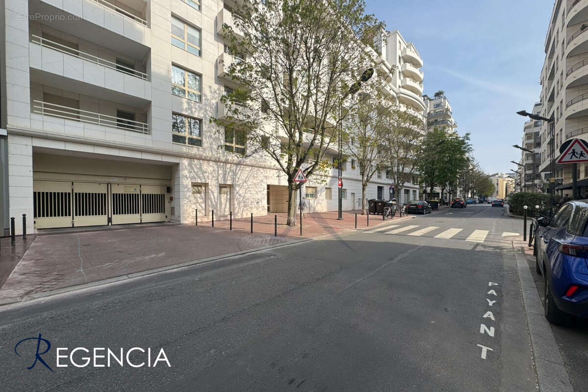 Parking à LEVALLOIS-PERRET