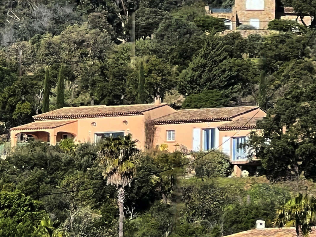 Maison à PLAN-DE-LA-TOUR