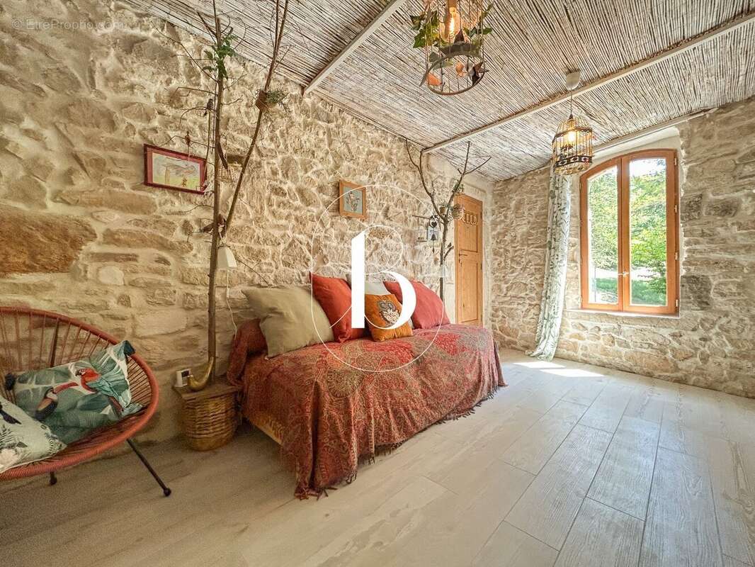 Maison à BARJAC