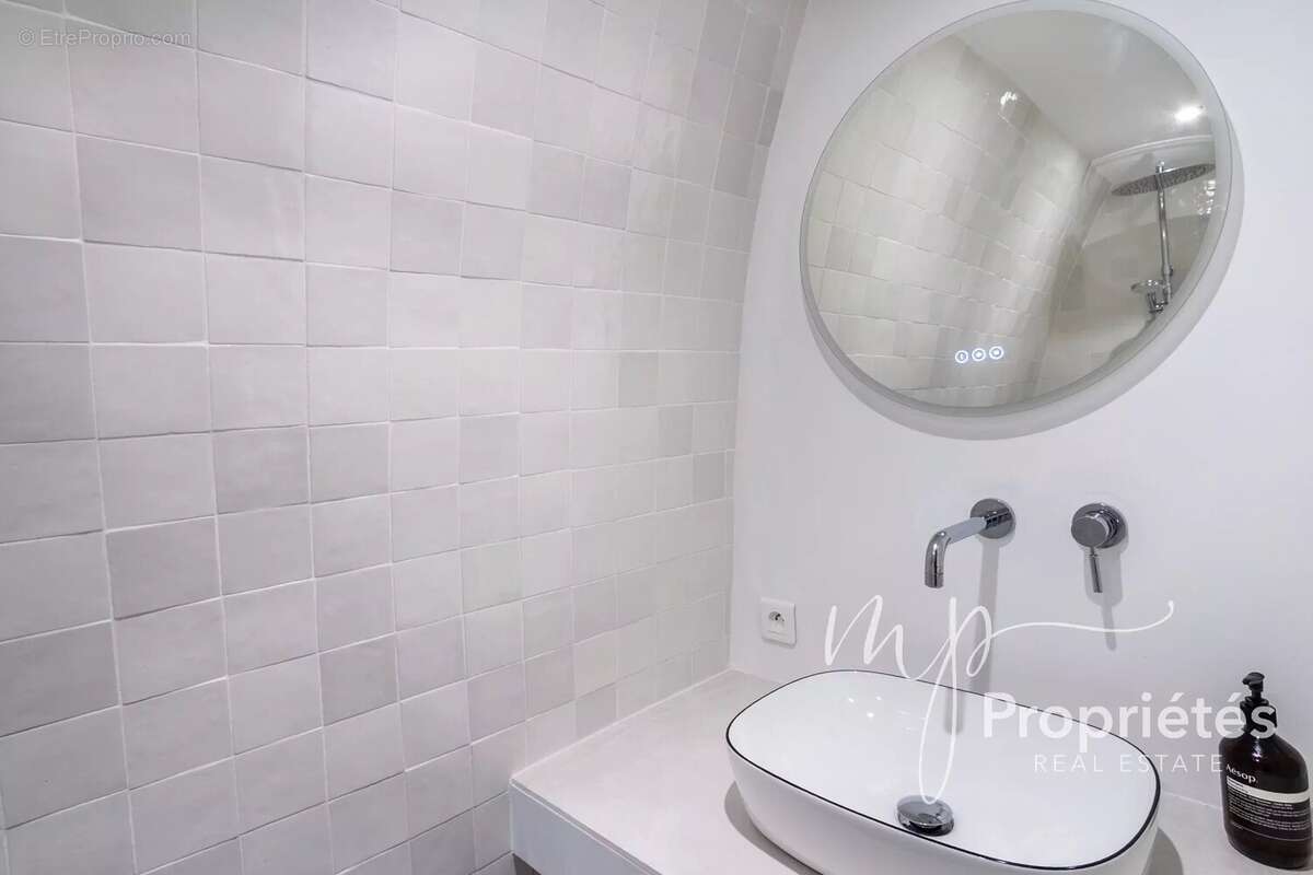 Appartement à BORMES-LES-MIMOSAS