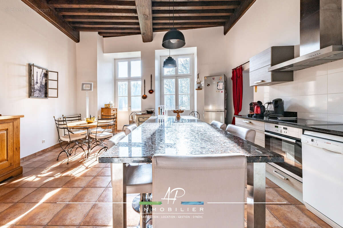 Appartement de caractère de 150 m2 de plain-pied au sein du château de Beire-le-Châtel - photo 8