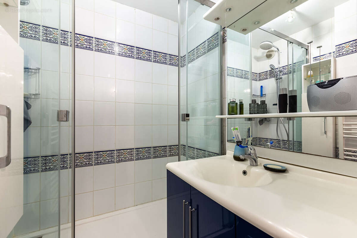 Appartement à COURBEVOIE