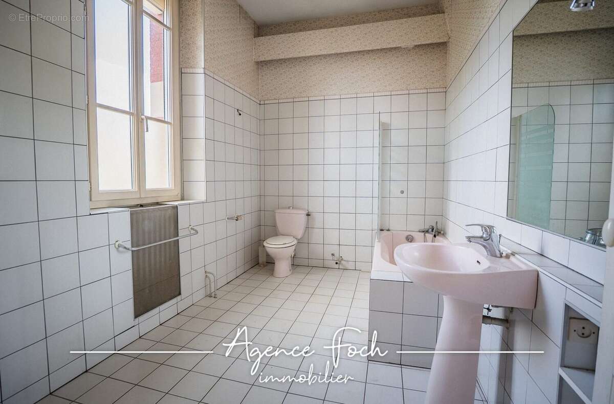 Appartement 52 m² à Tarbes  - photo 4