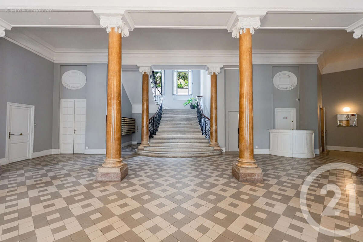 Appartement 87 m² à Menton  - photo 19