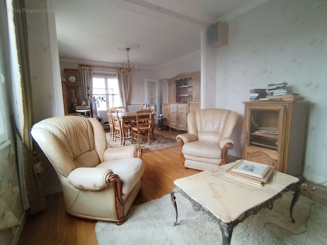 Maison à DONVILLE-LES-BAINS