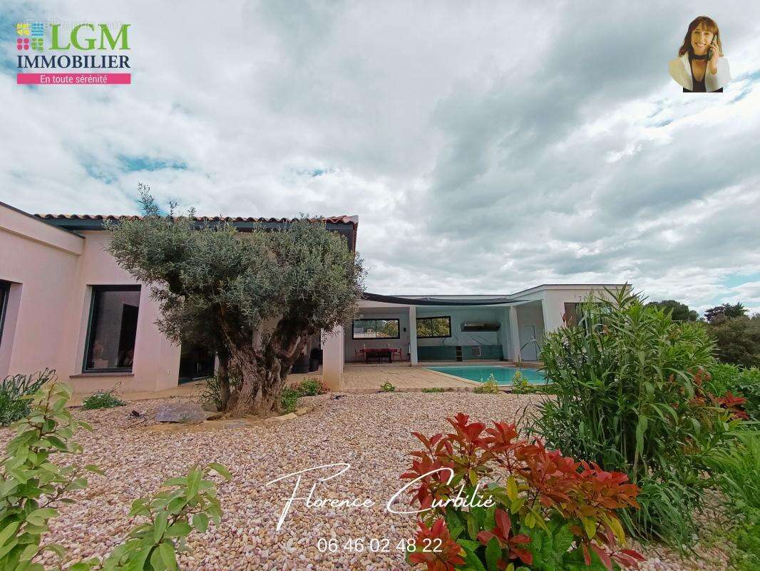 Villa contemporaine 4 chambres avec piscine et garage sur un terrain de 3000m² à l'abri des regards - photo 3
