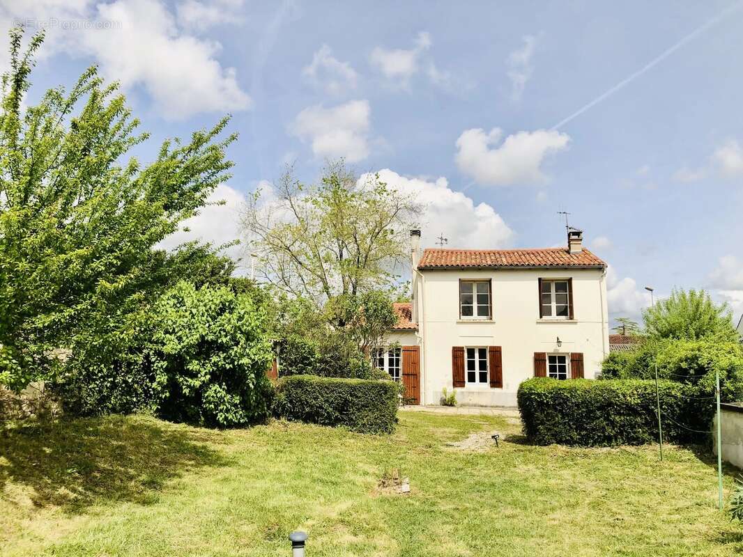 Maison à SAINT-PARDOULT
