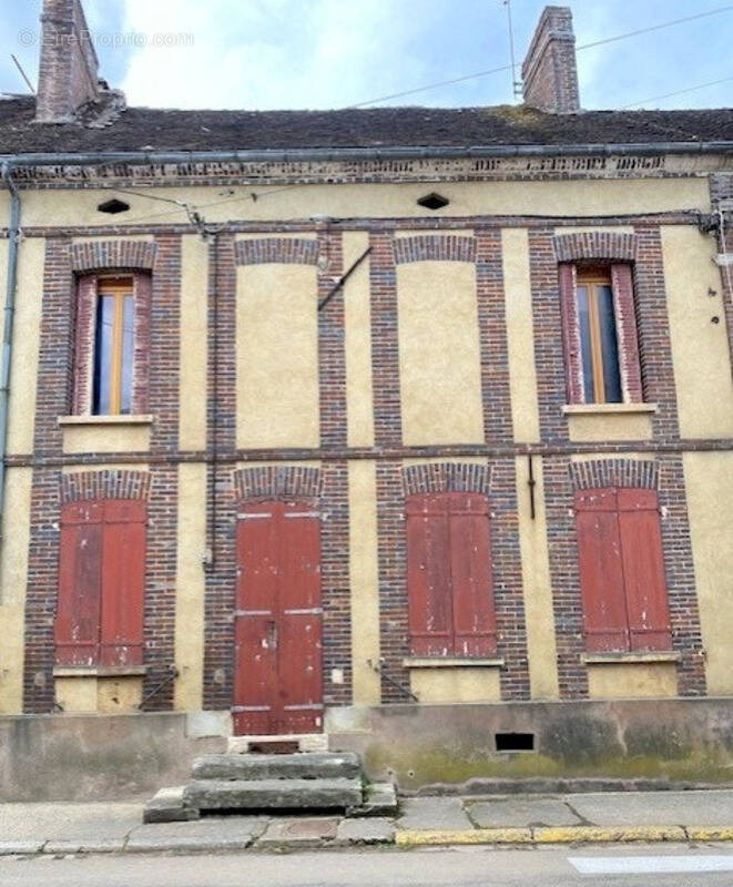 Maison à ARCES-DILO