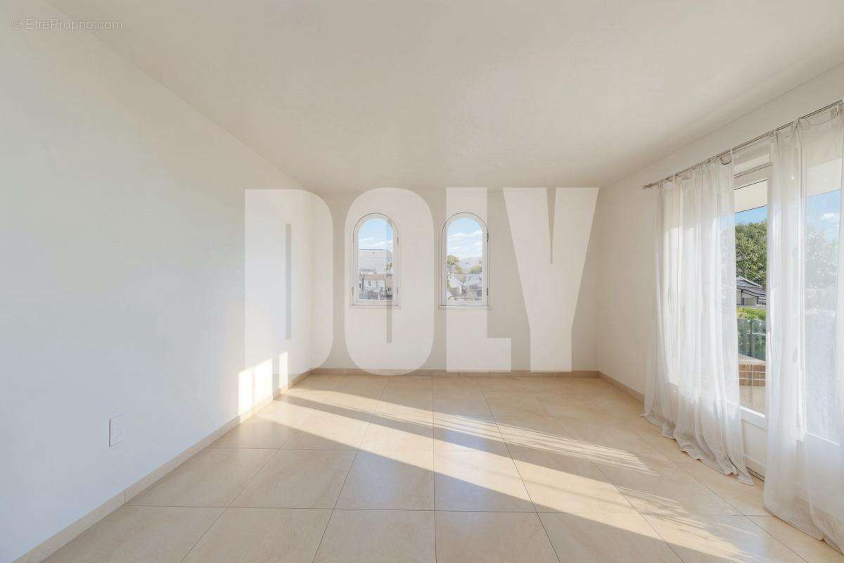 Appartement à VILLENEUVE-LOUBET