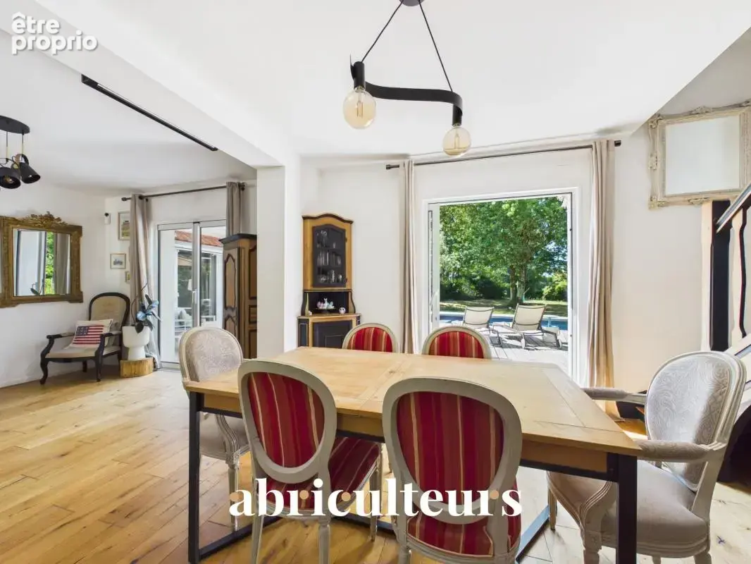 Havre de paix idéal pour votre famille avec jardin en vente à Sautron (44880) - photo 7